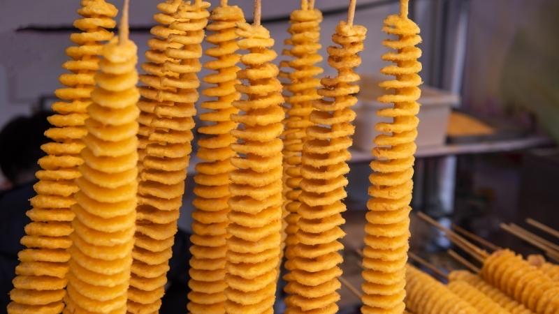 khoai-tay-loc-xoay-chien-gion