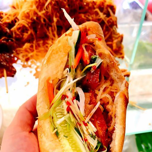 banh-mi-bi-khong-thit-khong-nem