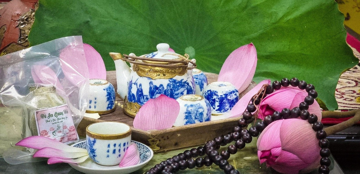 Trà-Sen-Quang-Hói---Trà-Sen---Đức-Diễn