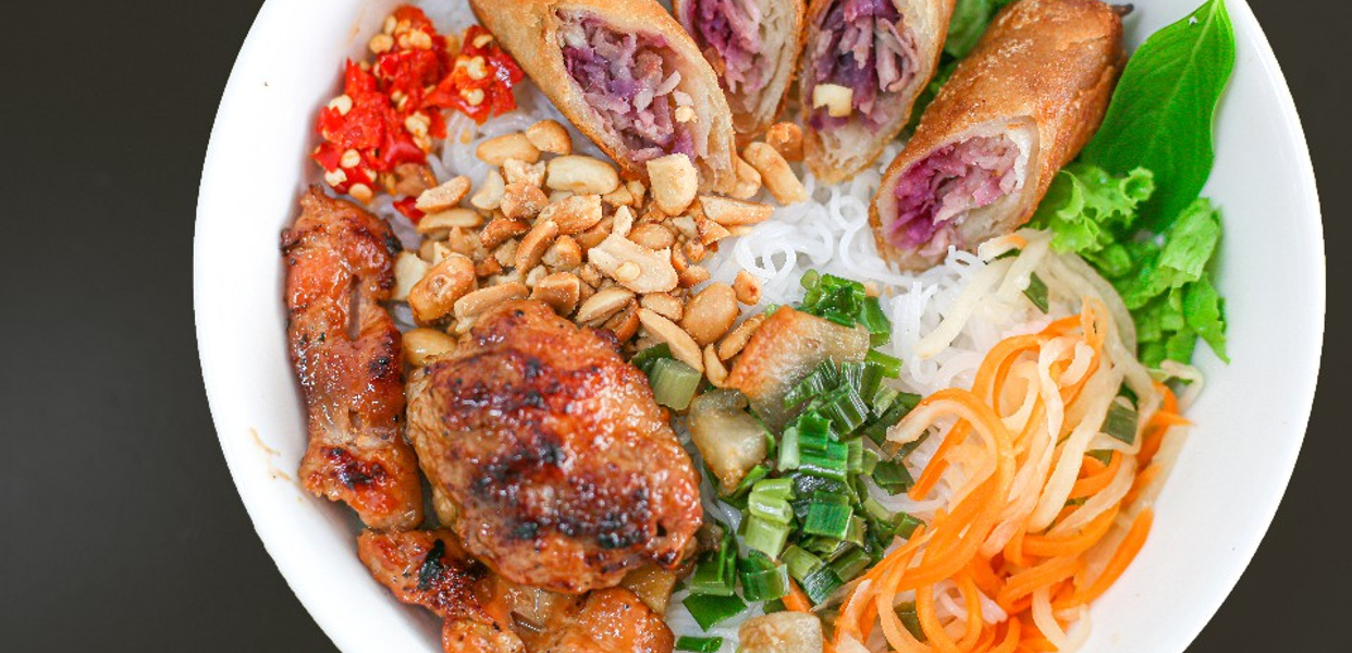 bun-thit-nuong-bui-minh-truc