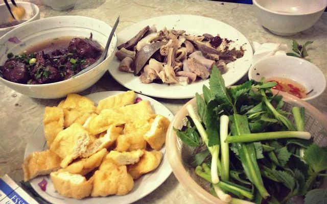 chung-truong-long-lon-thuy-khue