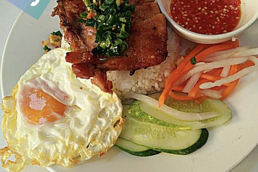 combo-1-com-tam-suon-trung-canh-kho-qua-sam-hat-chia