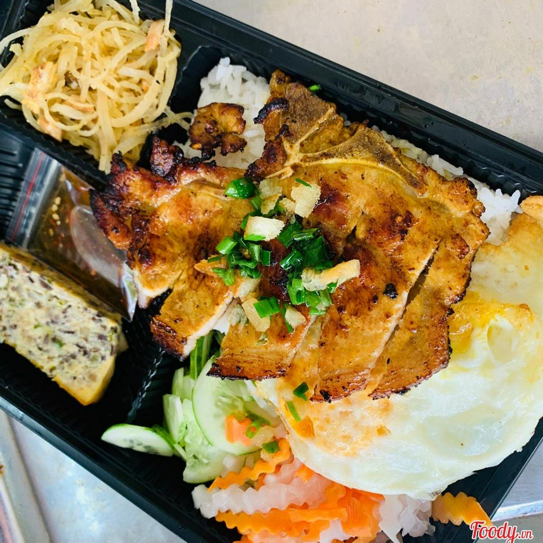 com-suon-trung-bi-cha