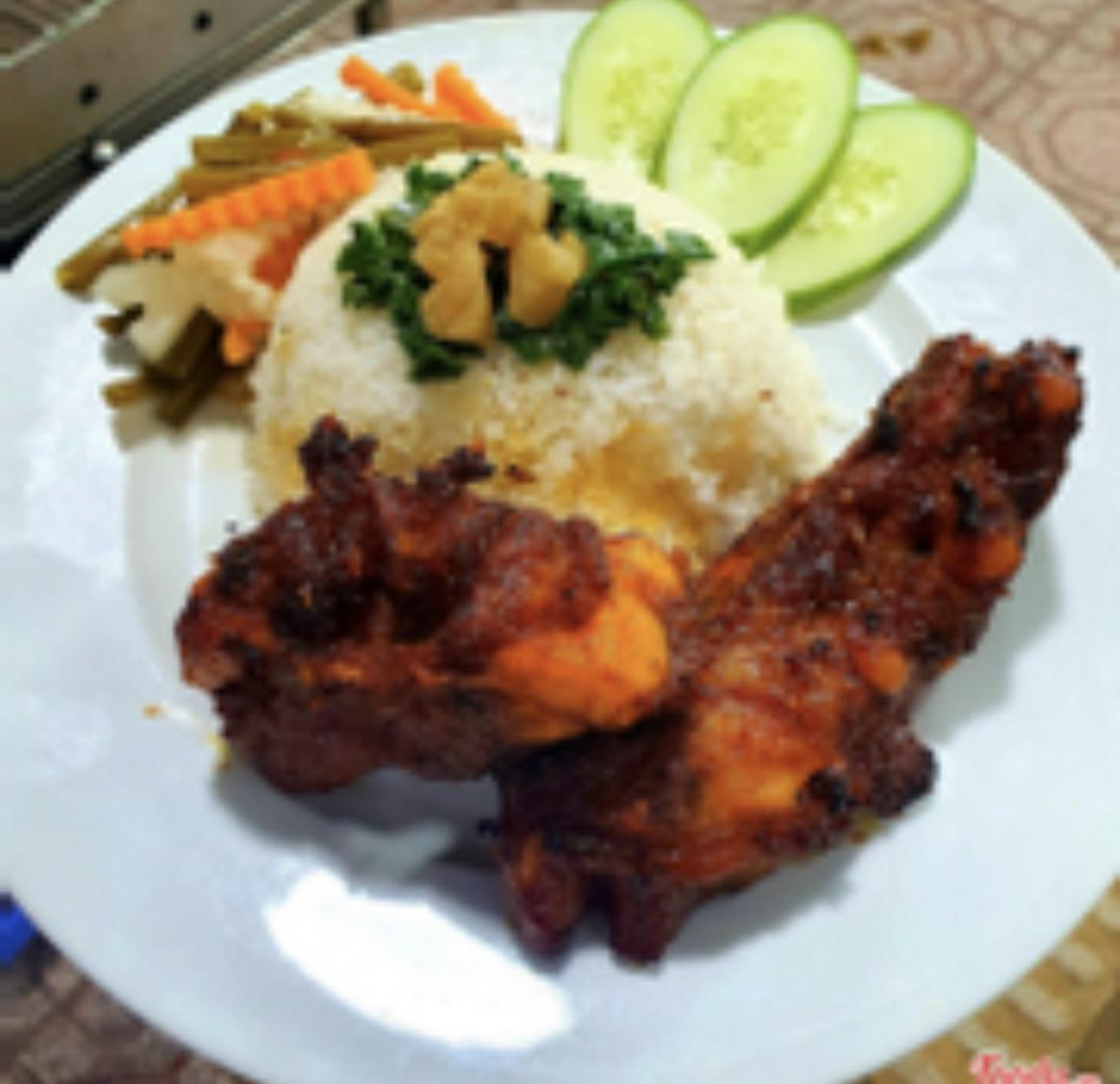 combo-2-nguoi-com-tam-suon-cay-com-tam-suon-trung-2-chai-sam-hat-chia