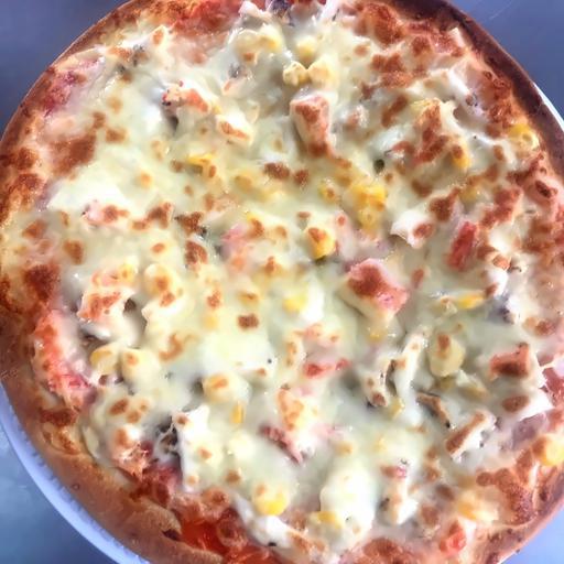 pizza-sot-ca-chua-xuc-xich-thanh-cua-bap