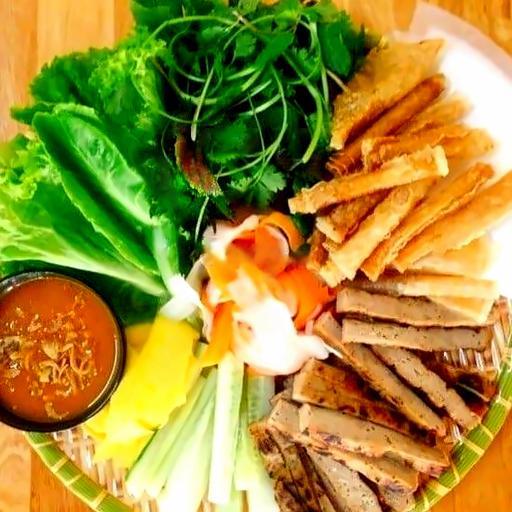 1-nua-ga-u-muoi-xoi-chim-cau-mua-kem-bo-2-kimbap-2-tang-tra-chanh-coca