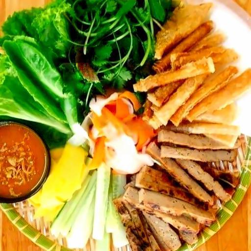 nem-chua-ran-8-tobokki-lot-pho-mai-banh-ga-5-khoai-lang-ken-kimbap-coca-khoai-tay-chien