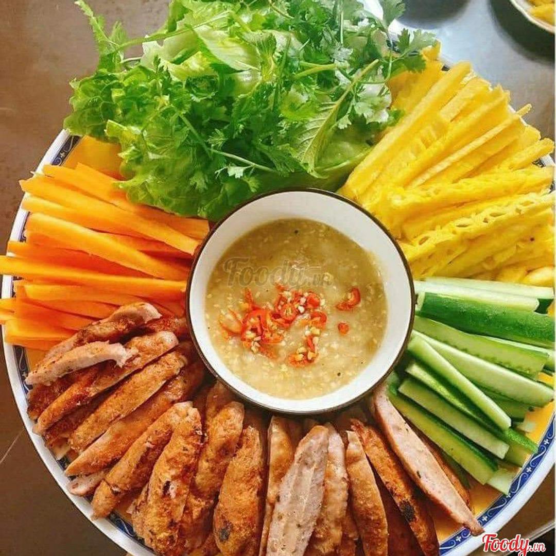 3-xuc-xich-10-nem-chua-ran-xu-khoai-mon-le-pho