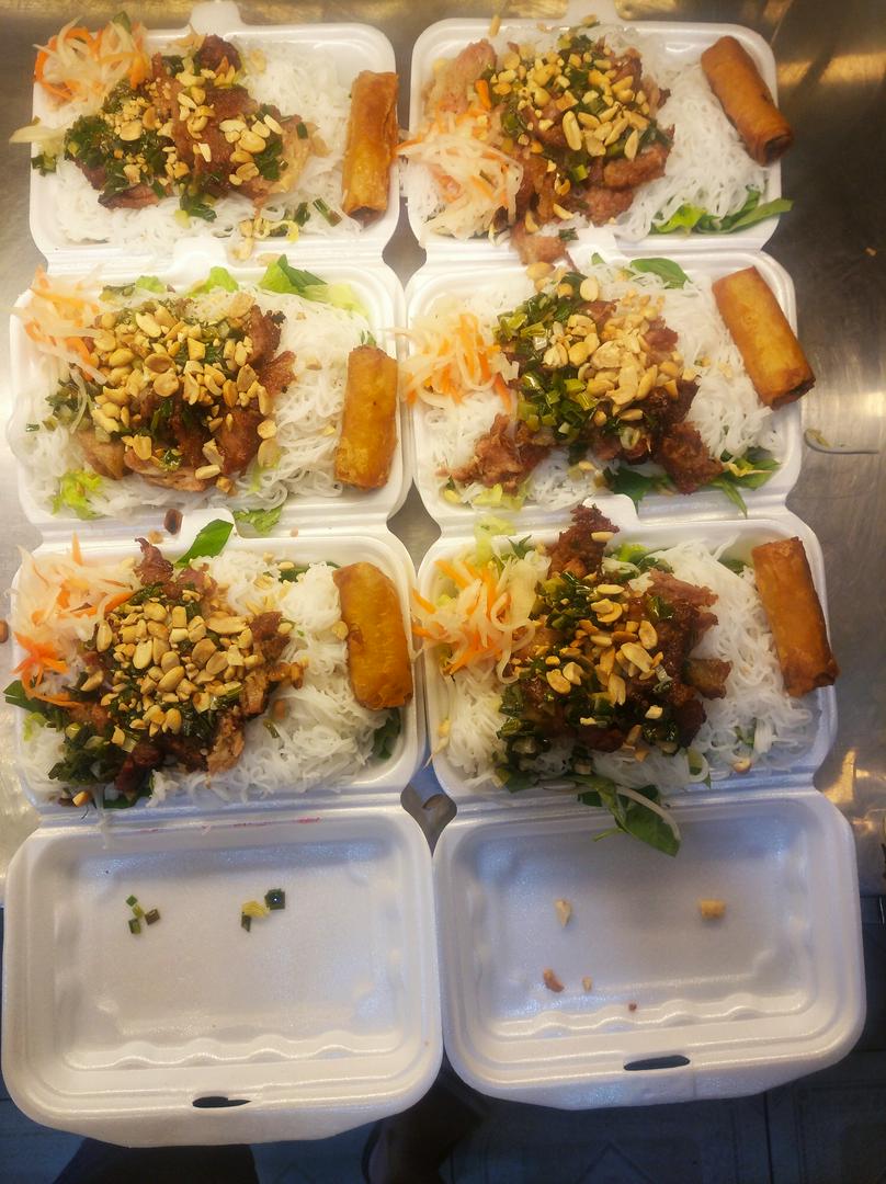 bun-thit-xien-quay-cha-gio