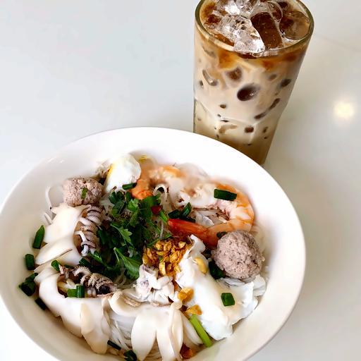 hu-tieu-tom-muc-cafe-sua-a