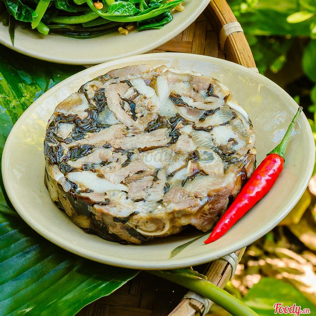 gio-thu-tai-heo-gio-xao