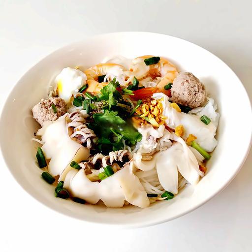 hu-tieu-thap-cam-tom-muc