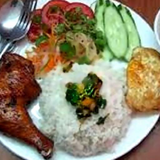 com-tam-ui-ga-nuong-trung-op-la