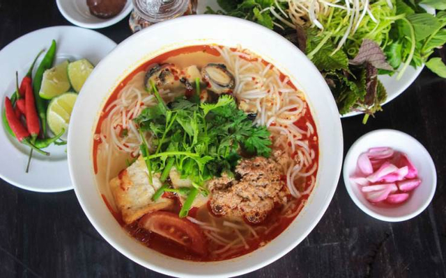 Bún-Riêu-Cua-Tuyền