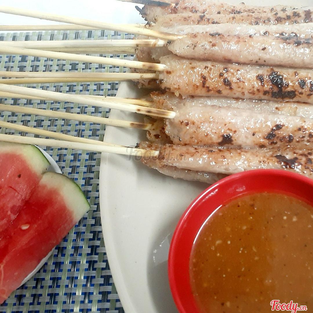 nem-chua-nuong-than-hoa-5-chiec