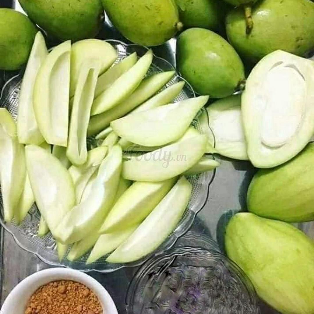 xoai-xanh-cham-muoi-ot