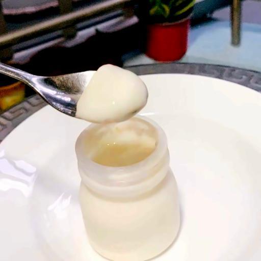 yogurt-deo-trang-1-hu