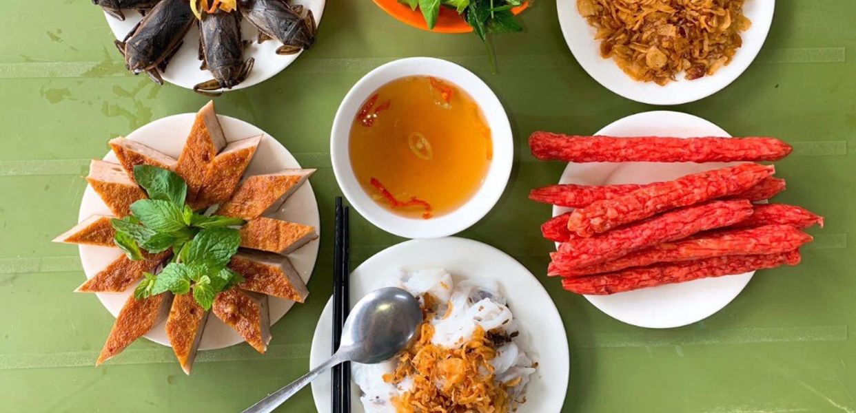 ong-toi-banh-cuon-gia-truyen-hong-phuc