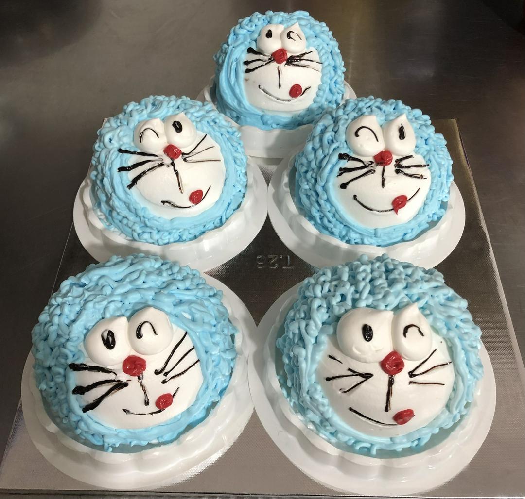 banh-kem-mini-doraemon