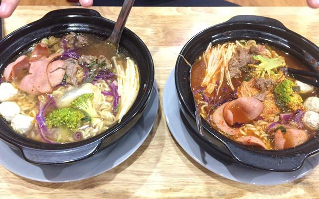 SaSin---Mì-Cay-&-Các-Loại-Chè---Triều-Khúc