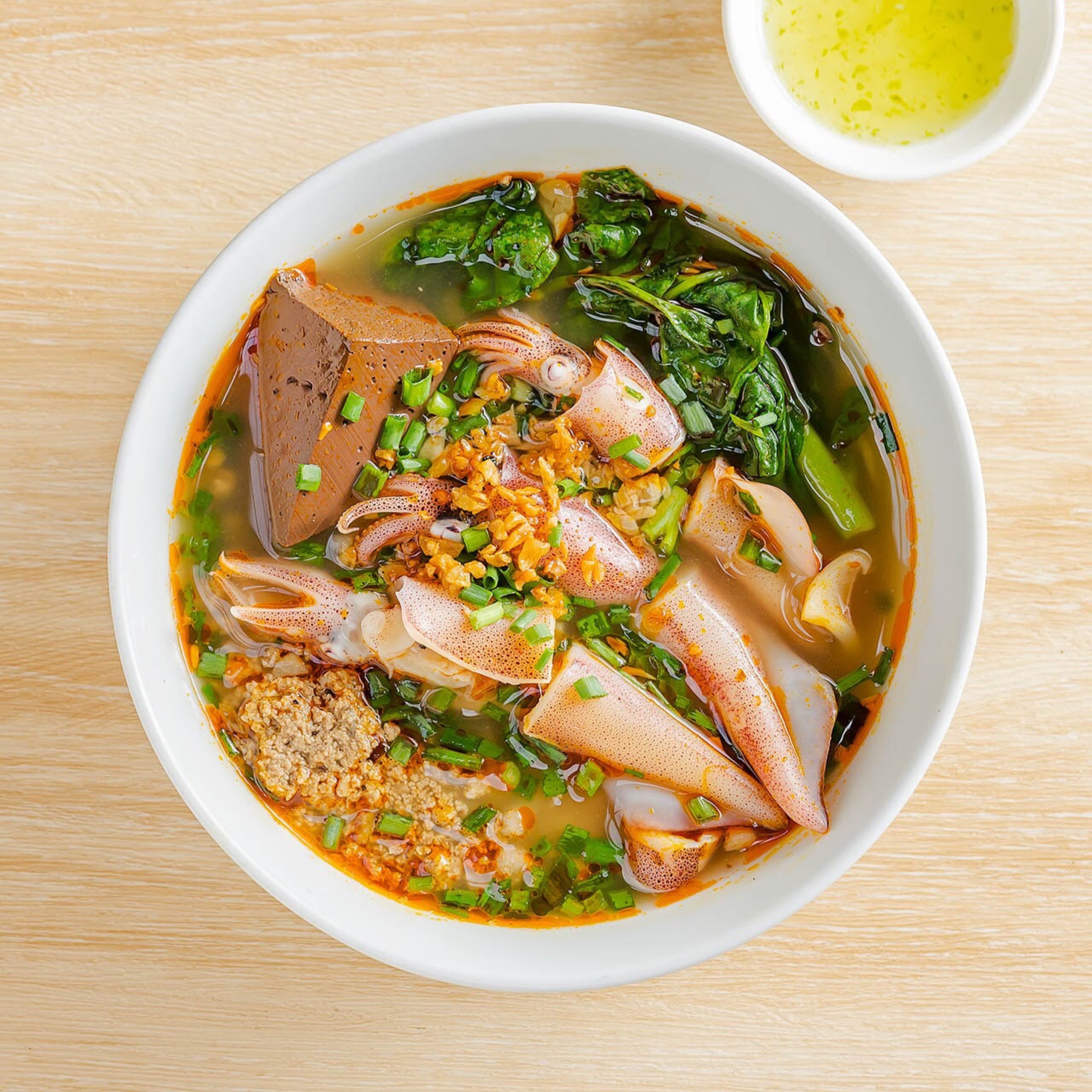 banh-canh-muc-sua-nha-trang