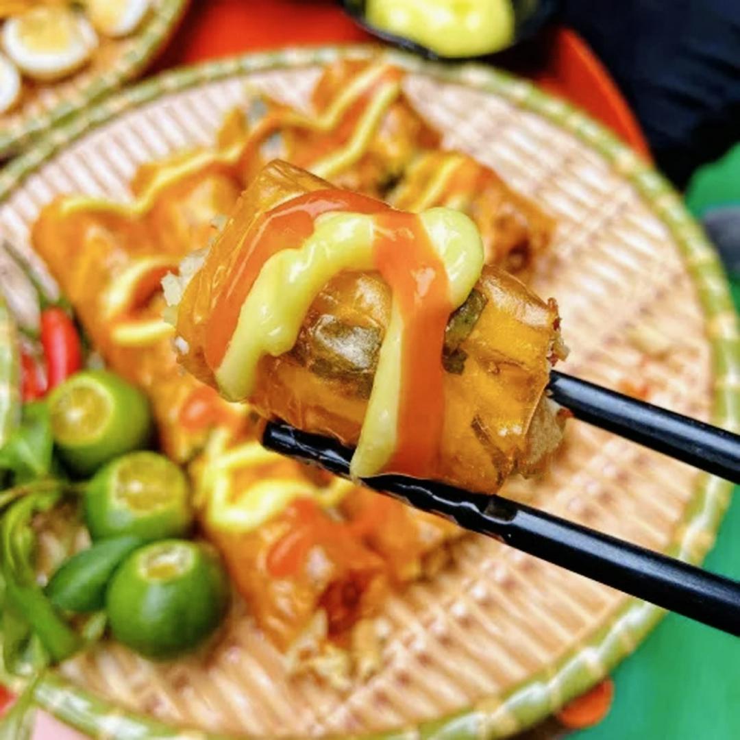 banh-trang-cuon-mo-hanh-trung-cut