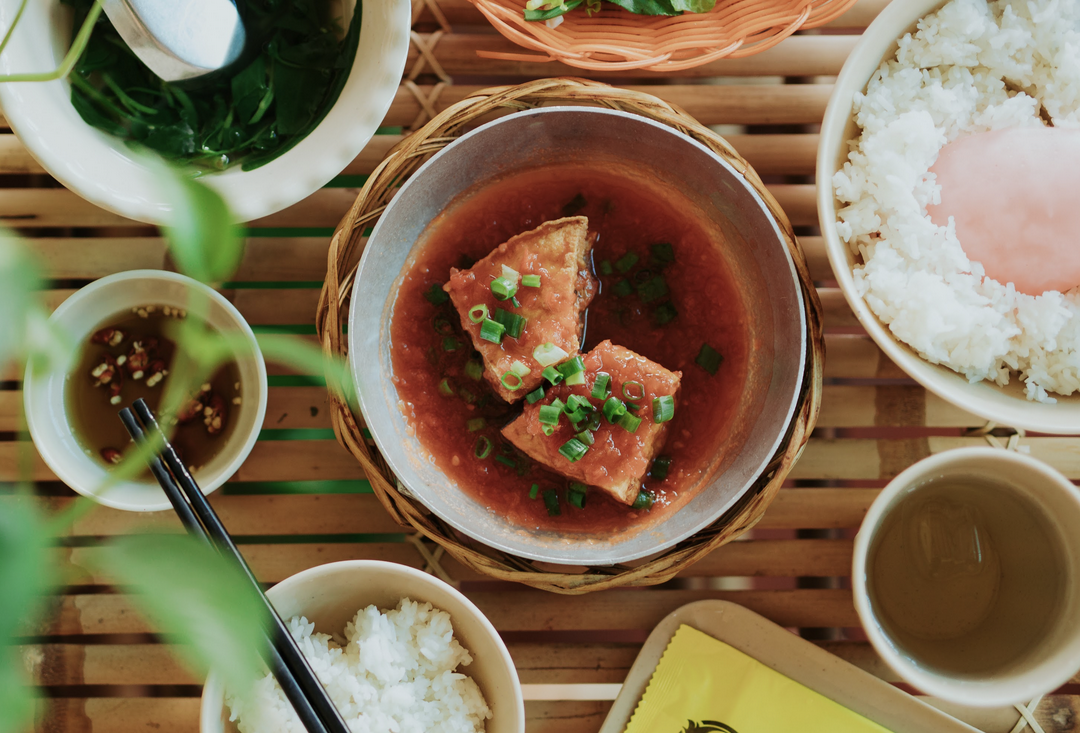 com-au-hu-nhoi-thit-sot-ca