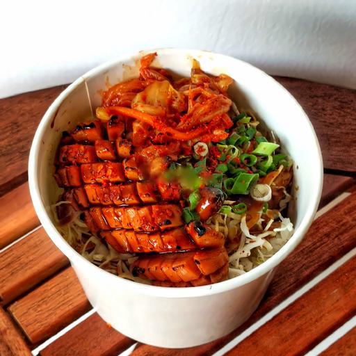 cup-com-xuc-xich-nuong-kimchi