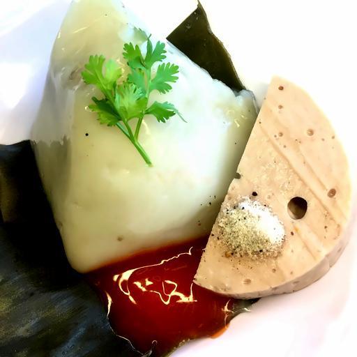 banh-gio-3-trung-cut-cha-lua