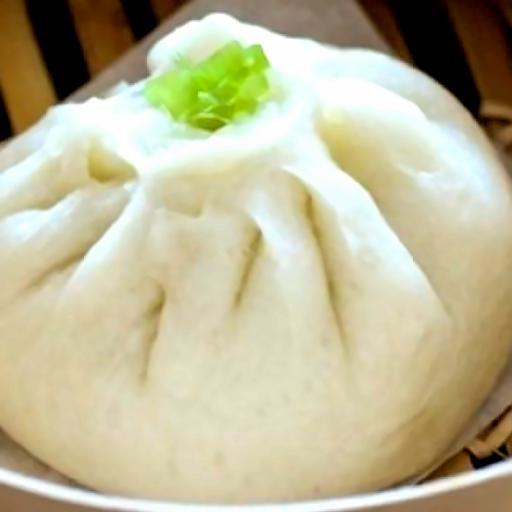 banh-bao-2-trung-cut-xa-xiu