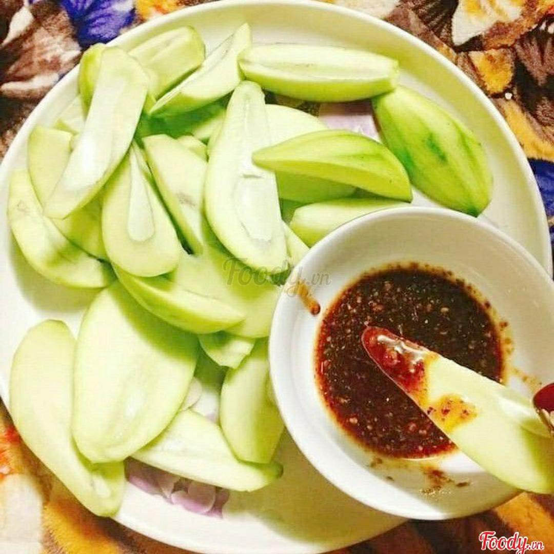 xoai-xanh-cham-sot-thai-chua-cay