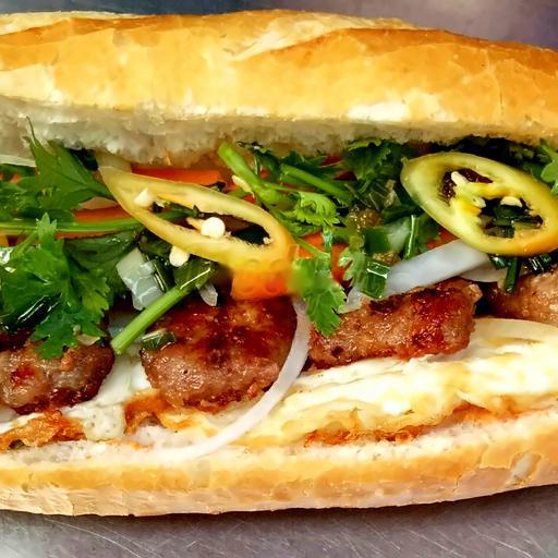 banh-mi-thit-nuong-nhieu-thit-1-op-la