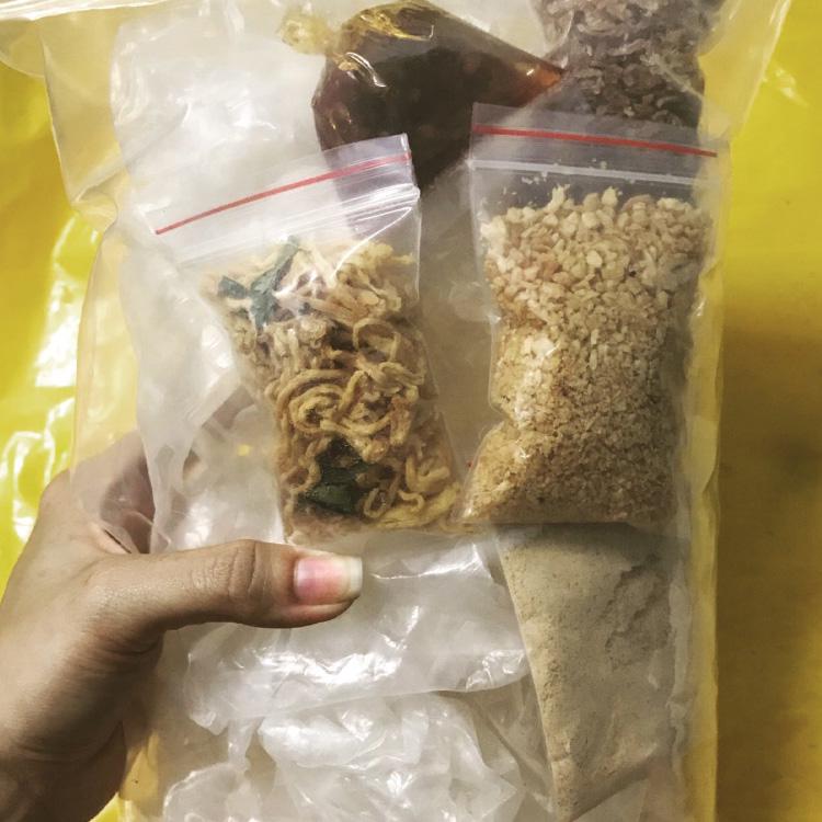 banh-deo-sieu-to-full-topping