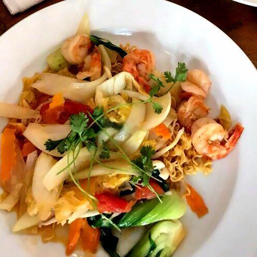 sauteed-noodles-with-seafood