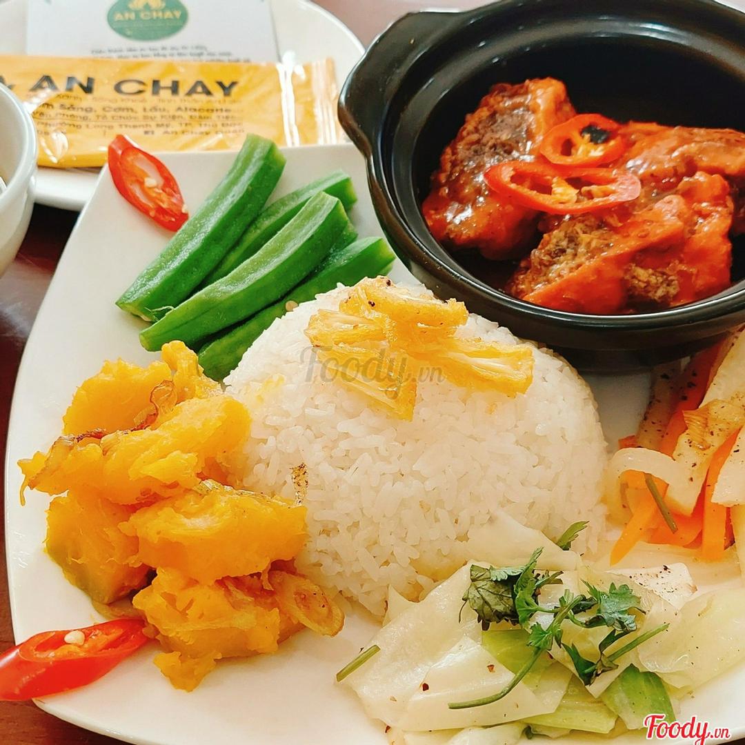 com-chay-phan-au-hu-sot-ca