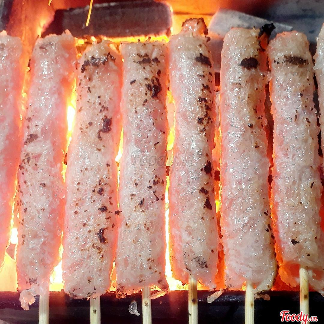 nem-chua-nuong-lua-hong-20-chiec