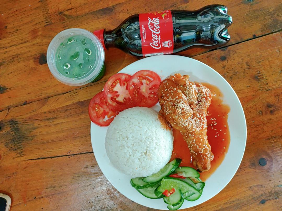 combo-com-ui-ga-chien-mam-va-chai-cocacola