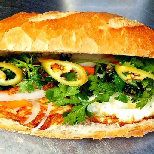 banh-mi-op-la-ay-u