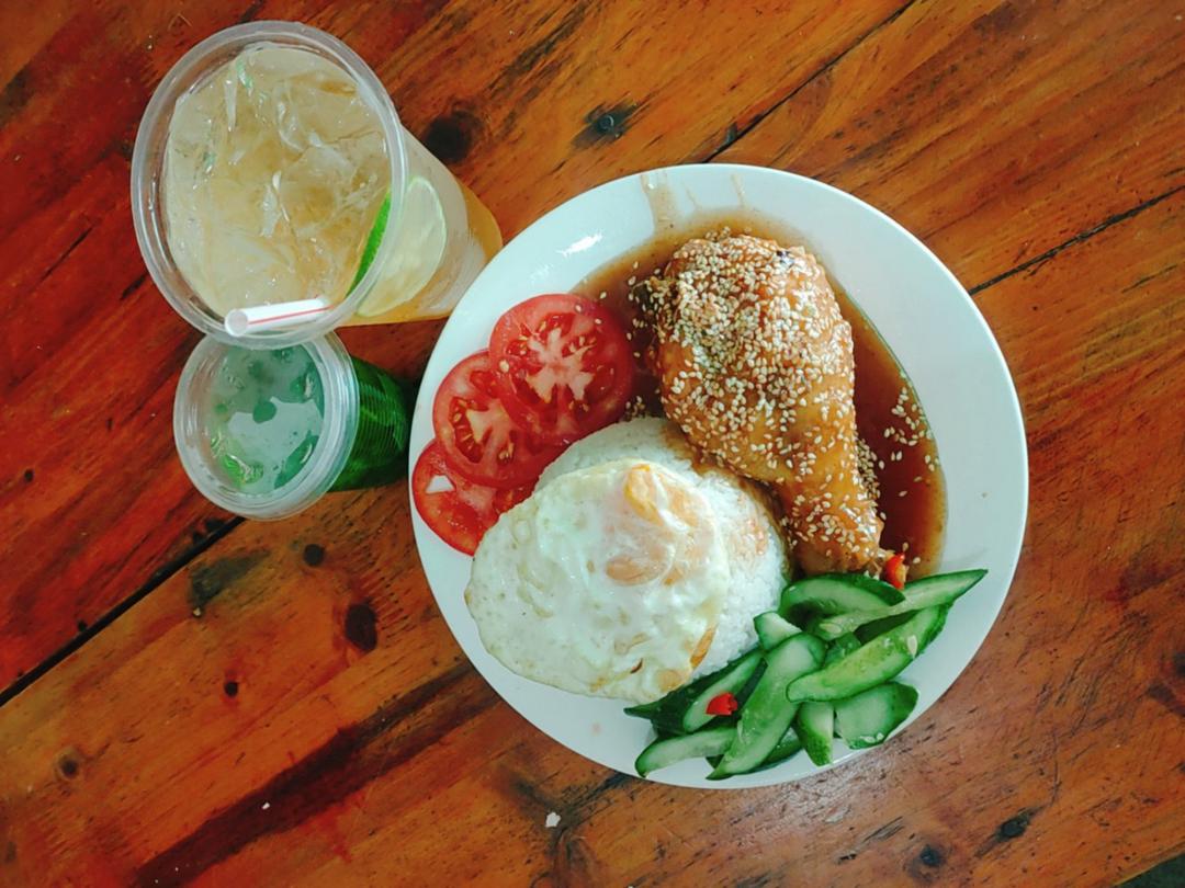 combo-com-ui-ga-chien-mam-trung-op-va-01-ly-nuoc