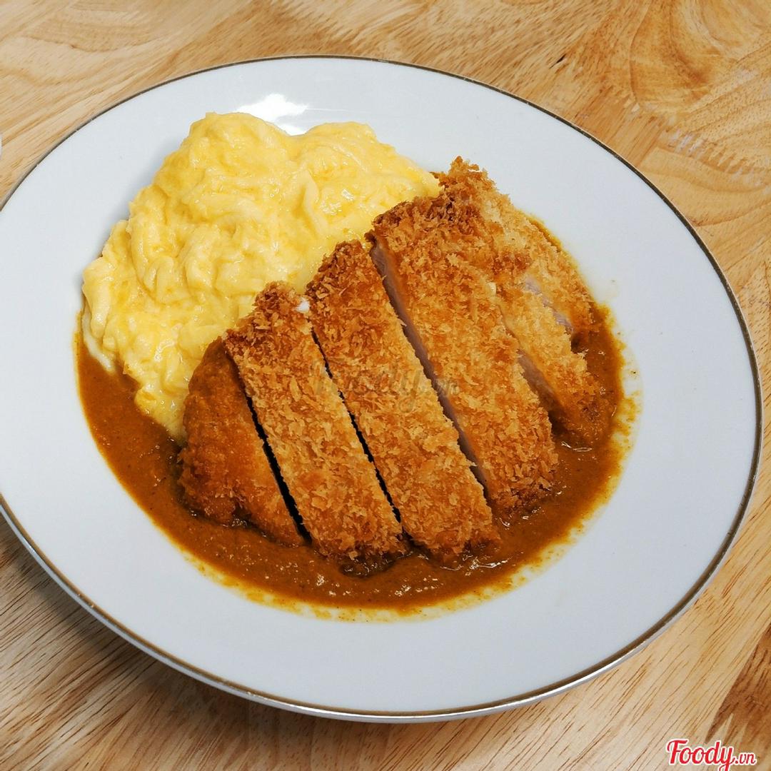 com-ca-ri-trung-omelette-tonkatsu