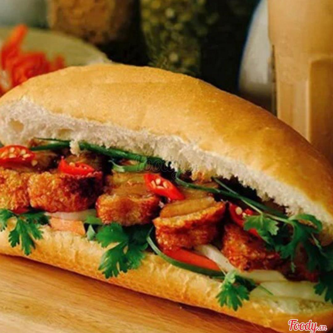 banh-mi-heo-quay