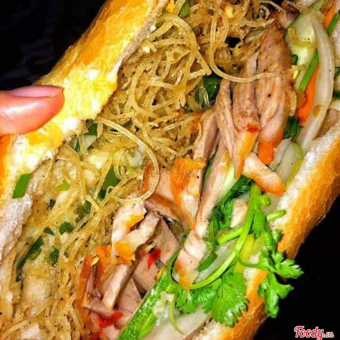 banh-mi-bi-thit-xiu