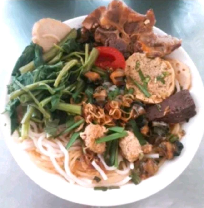 canh-bun-thap-cam-xuong-cua-cha-oc