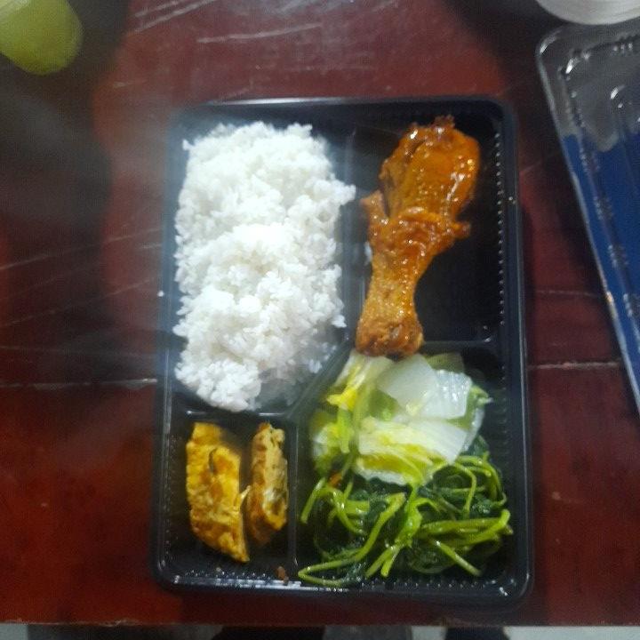 com-trang-ga-chien-mam