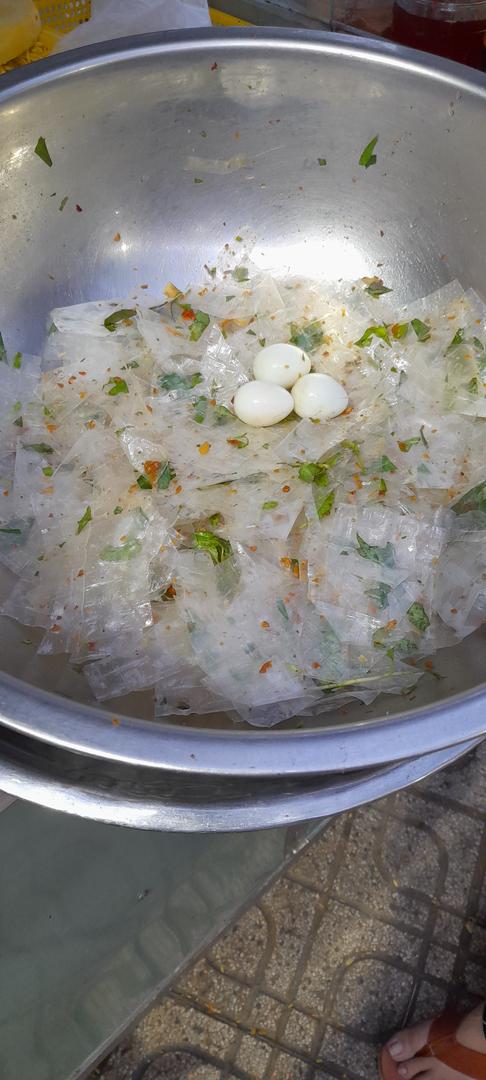 banh-trang-toi-3-trung-cut