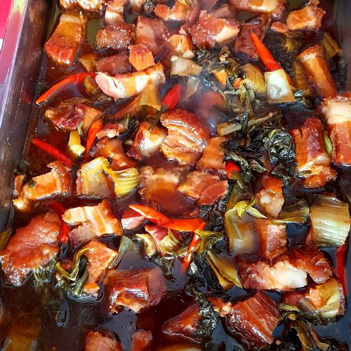 com-tam-heo-quay-kho-cai-chua