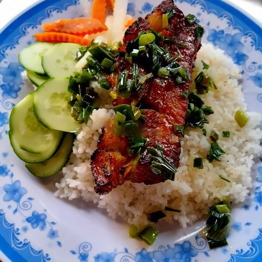 com-tam-suon-non-nuong