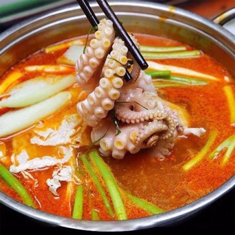 lau-thai-rau-nam-bach-tuoc-cot-dua-hoi-cay-them-ot-tuy-y