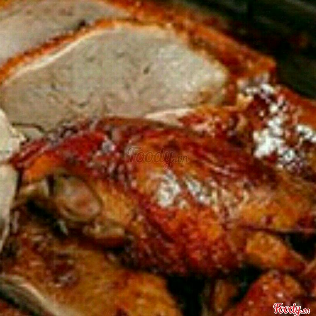 vit-quay-la-moc-mat-1con-to-canh-manng-tiet-bat-lon-bun-ia-lon