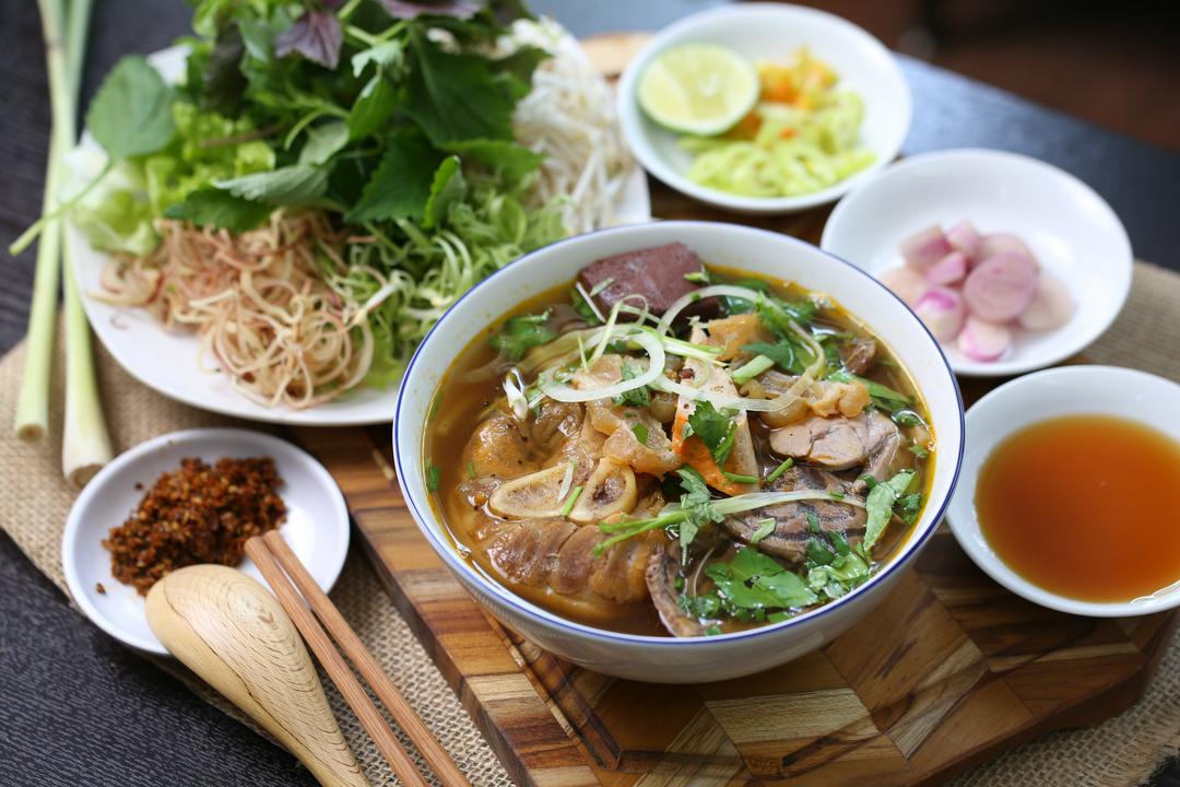 bun-bo-gia-truyen-khoi-gio-heo